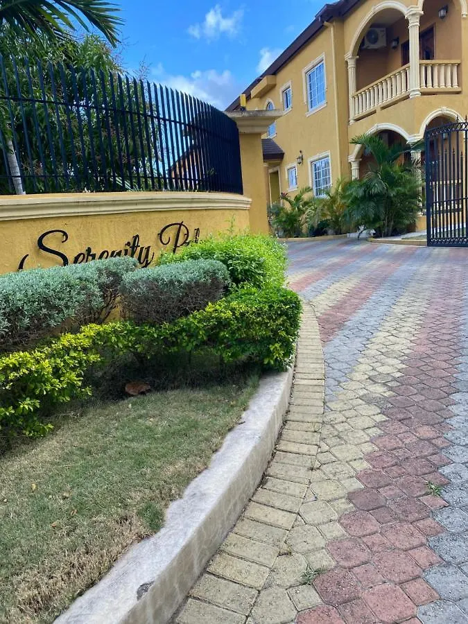 Apartment Travelers Lodge Scarlett Hall