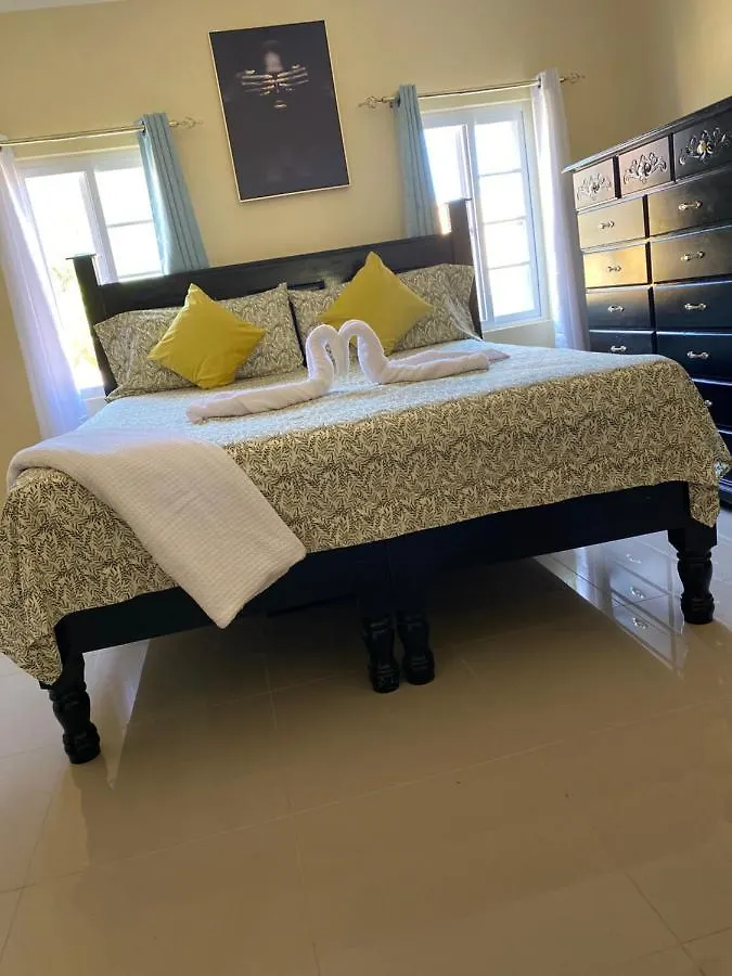 Travelers Lodge Scarlett Hall 0*,  Jamaica